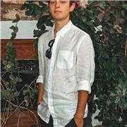 Graduado en grado profesional de piano imparte clases particulares de piano y lenguaje musical